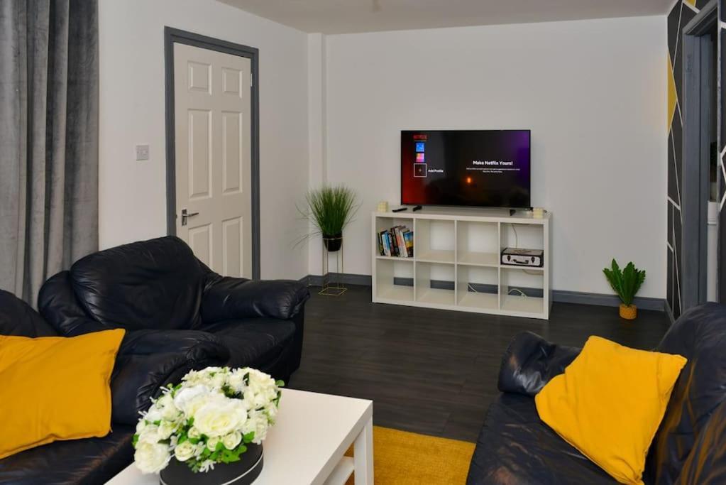 Perfect For Contractors, Tvs In Every Bedroom Craigavon Kültér fotó